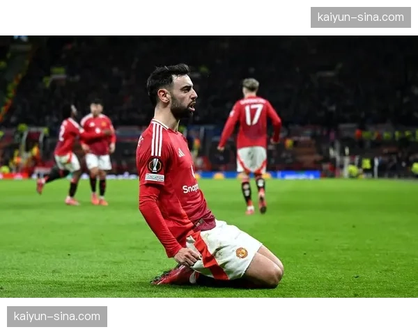 曼联德里赫特后背受伤缺阵,马奎尔利桑德罗搭档中卫 曼联德里赫特后背受伤缺阵,马奎尔利桑德罗搭档中卫